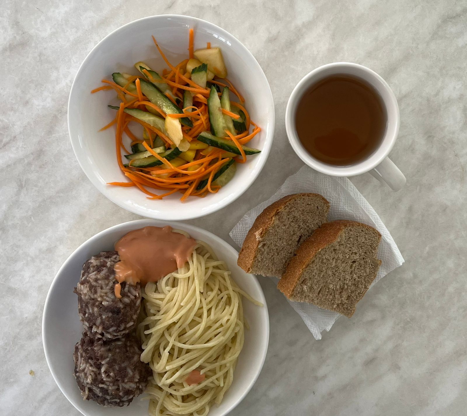 Меню: тефтели мясные(говядина).Гарнир: спагетти отварные.