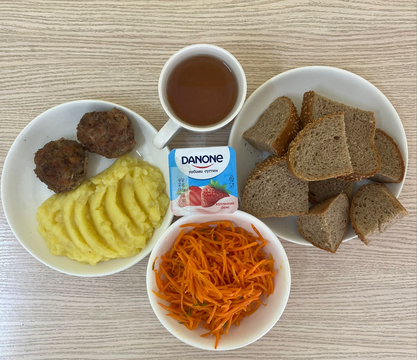 Меню: котлеты мясные (говядина).Гарнир: картофельное пюре